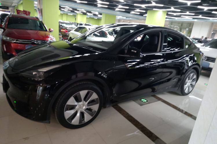 Used Tesla Model Y 2022 Rear-Wheel-Drive Version

