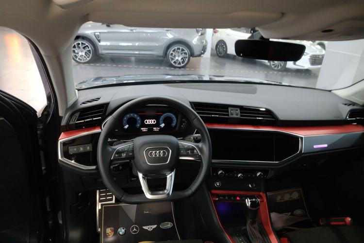 Used Audi Q3 2021 40 TFSI Fashion Dynamic Model
