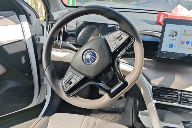 Used BYD Song Pro New Energy 2024 HONOR Edition DM-i 71KM Navigation Model
