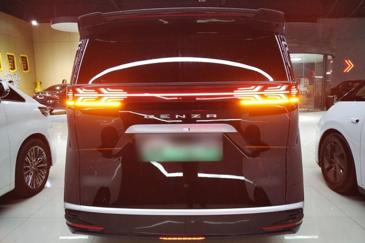 Used Denza D9 2024 DM-i 980 Four-Wheel Drive Prestige Model
