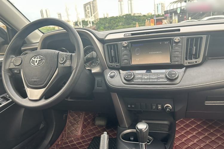 Used Toyota RAV4 2019 2.0L CVT Two-Wheel Drive Fashion X Limited Edition China V Standard
