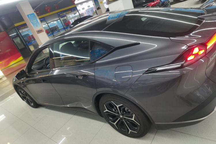 Used  L07 2024 230Max Qiankun Intelligent Driving ADS SE Range-Extended Version
