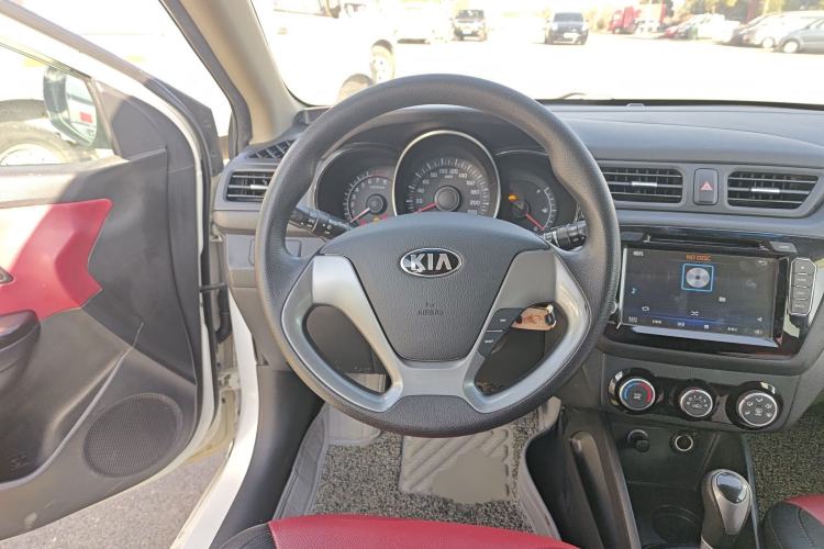 Used Kia K2 2015 Hatchback 1.4L AT GLS Cool Edition

