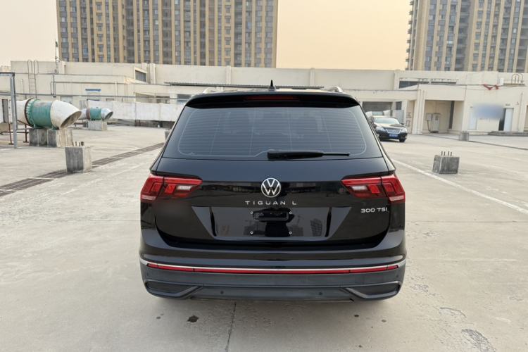 Used Volkswagen Tiguan L 2024 Outstanding Model 300TSI Automatic Two-Wheel Drive Longteng Edition
