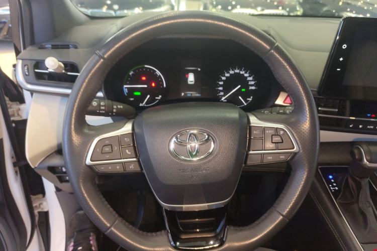 Used Toyota Sienna 2024 2.5L Hybrid Four-Wheel Drive Prestige Edition