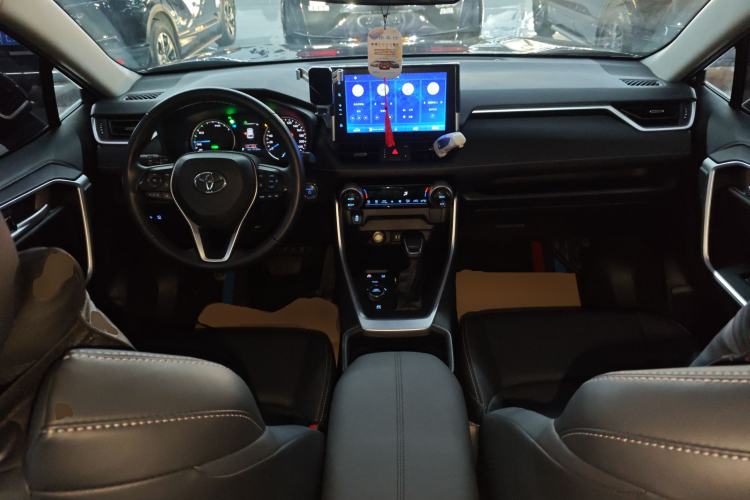 Used Toyota Wildlander 2022 Dual-Motor 2.5L E-CVT 4x4 Luxury PLUS Edition
