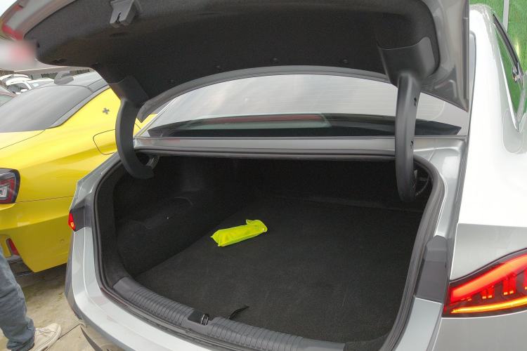 Used Roewe D7 2023 DMH 125km Flagship Edition
