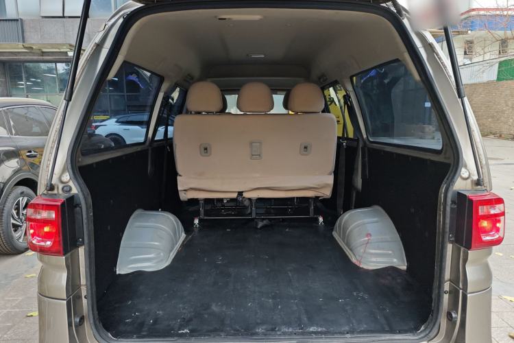 Used FORTHING Lingzhi 2022 M5 1.6L Practical Model 5 Seats