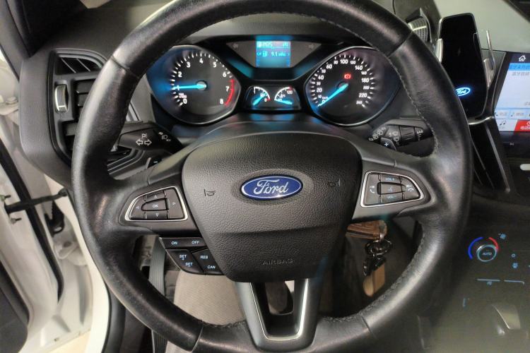 Used Ford Kuga 2017 EcoBoost 180 Two-Wheel-Drive Platinum Edition
