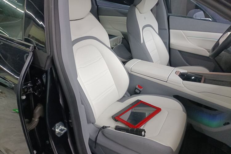 Used  eπ007 2024 Pure Electric 530 Air Edition
