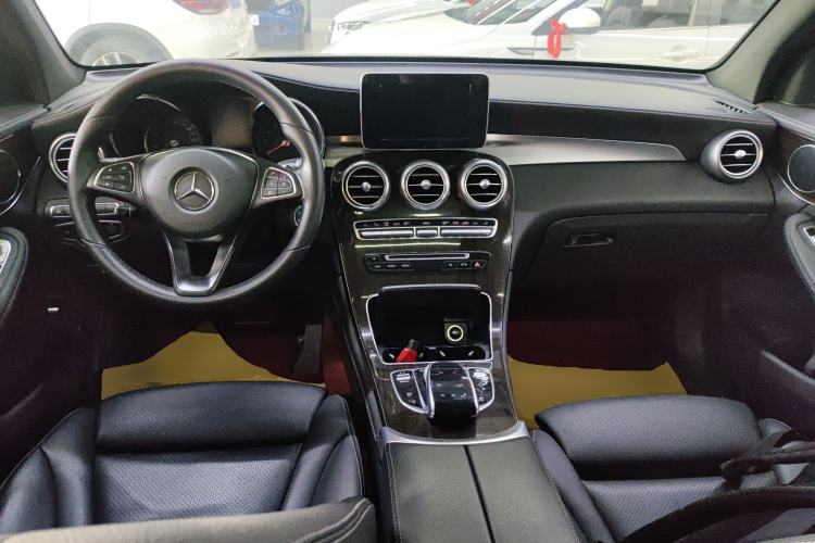 Used Mercedes-Benz GLC 2017 GLC 260 4MATIC Luxury Model