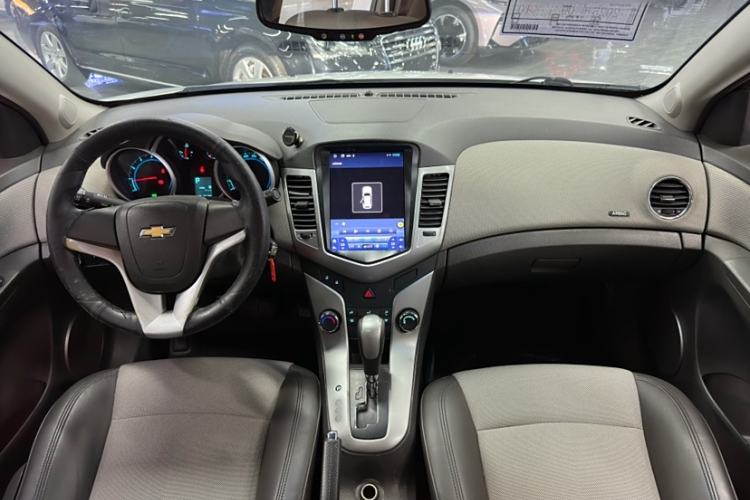 Used Chevrolet Cruze 2013 1.8L SE AT
