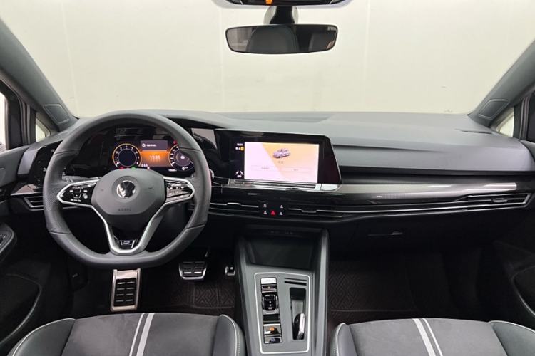 Used Volkswagen Golf 2023 Facelift 280TSI DSG R-Line Lite
