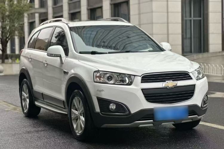 Used Chevrolet Captiva 2017 2.4L 4x4 Flagship Edition 7-Seater
