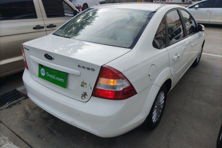 Used Ford Focus 2013 Sedan Classic 1.8L Automatic Fashion Edition
