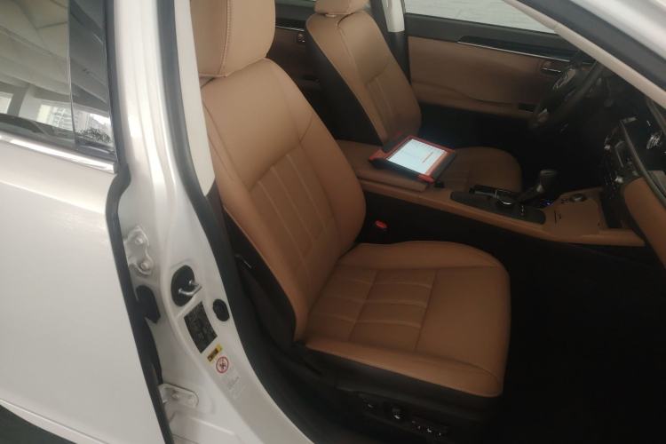 Used Lexus ES 2016 200 Midnight Special Limited Edition
