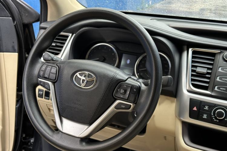 Used Toyota Highlander 2018 2.0T Two-Wheel Drive Elite Edition 5 Seats Emission Standard China V
