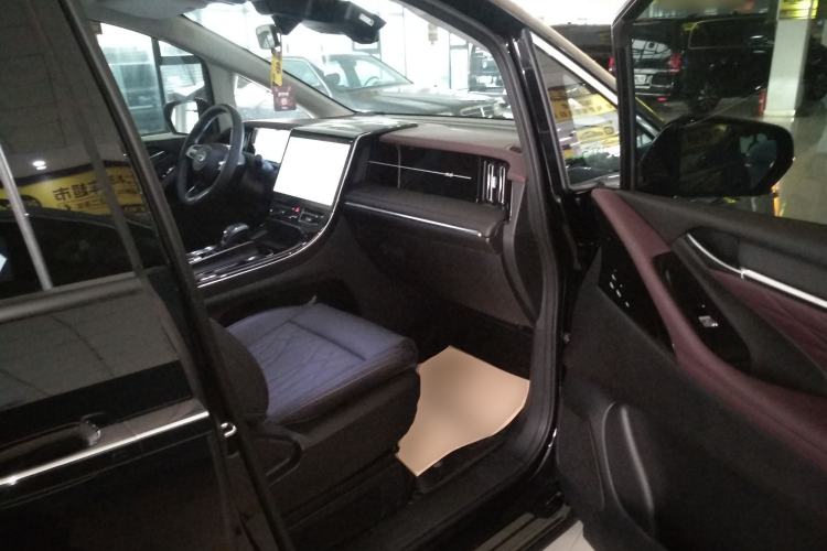 Used GAC Trumpchi M8 2024 Master Series 400T Prestige Edition
