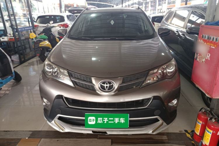 Used Toyota RAV4 2015 2.0L CVT Two-Wheel Drive Fashion Edition