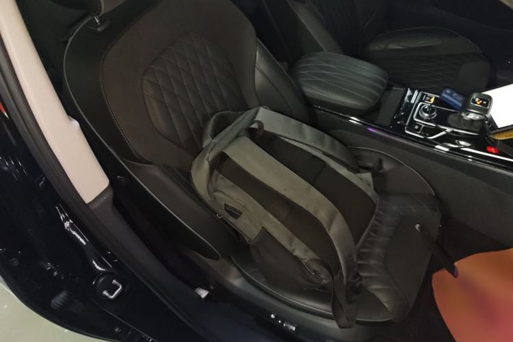 Used Hongqi HS5 2022 Facelifted Version 2.0T Smart Connect Flagship All-Wheel-Drive Edition
