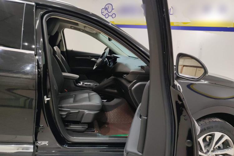 Used Buick Envision 2022 Encore S 552T Two-Wheel-Drive Luxury Model
