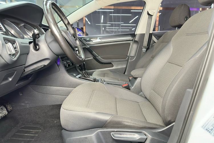 Used Volkswagen Golf 2017 230TSI Automatic Comfort Edition – Celebrating Milestone of One Million Units
