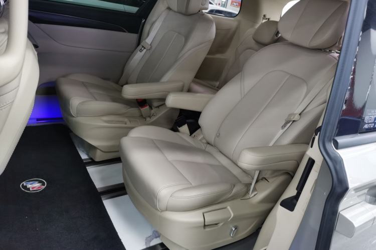 Used Buick GL8 2022 ES Landtrek 653T Luxury Edition
