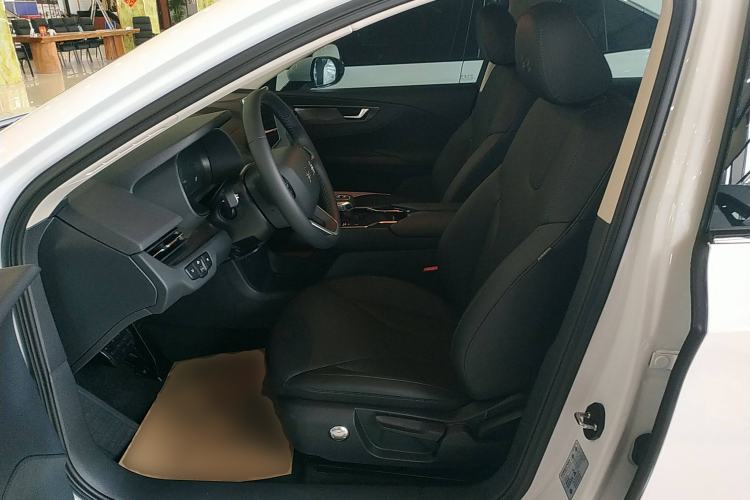 Used Hongqi E-QM5 2022 431 km Charge & Enjoy Edition
