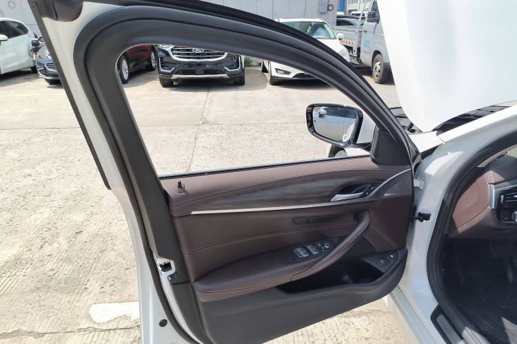 Used BMW 5 Series New Energy 2020 Mileage Upgrade Version 530Le Luxury Package
