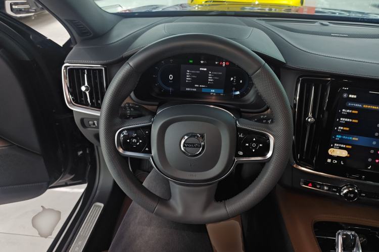 Used Volvo S90 2022 B5 Zhiyuan Luxury Edition
