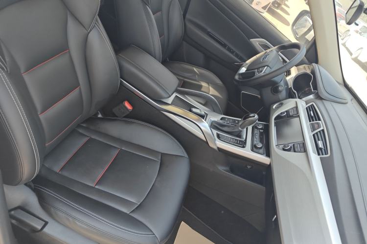 Used Geely Auto Emgrand X7 Sport 2018 1.8TD Automatic Two-Wheel Drive Zhiya Model
