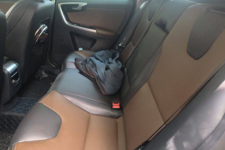 Used Volvo XC60 2015 T5 Smart Upgrade Model
