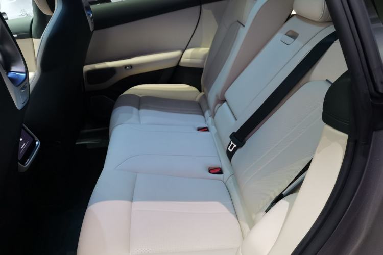 Used  YU7 2025 Ultra-Long Range High-Performance All-Wheel-Drive Max Edition