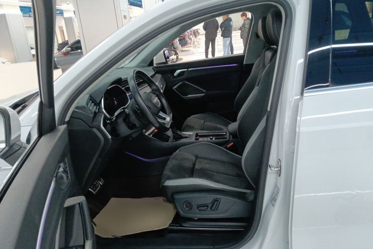 Used Audi Q3 2022 40 TFSI Fashion Dynamic Model