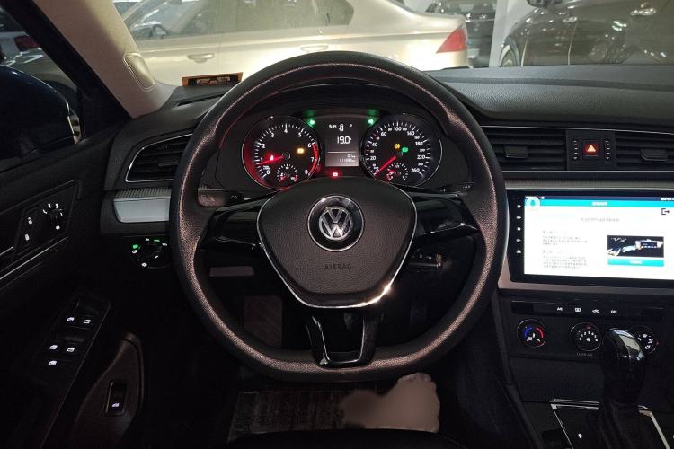 Used Volkswagen Lamando 2017 230TSI DSG Fashion Edition
