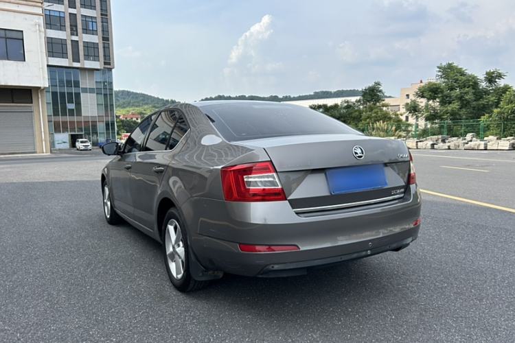 Used Skoda Octavia 2015 1.6L Automatic Yijun Edition

