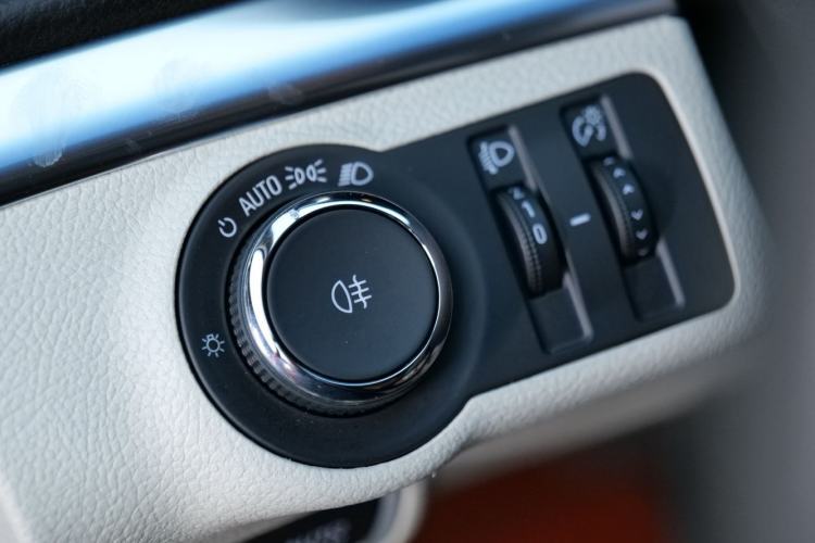 Used Buick GL8 2023 Land Executive Class Smart Enjoyment Model
