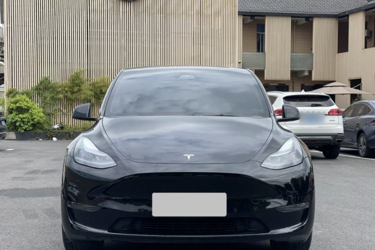 Used Tesla Model Y 2023 Long-Range All-Wheel-Drive Version
