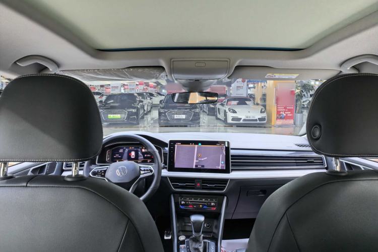 Used Volkswagen Tiguan L 2023 Restyled 330TSI Automatic Two-Wheel Drive R-Line Enhanced Comfort Version
