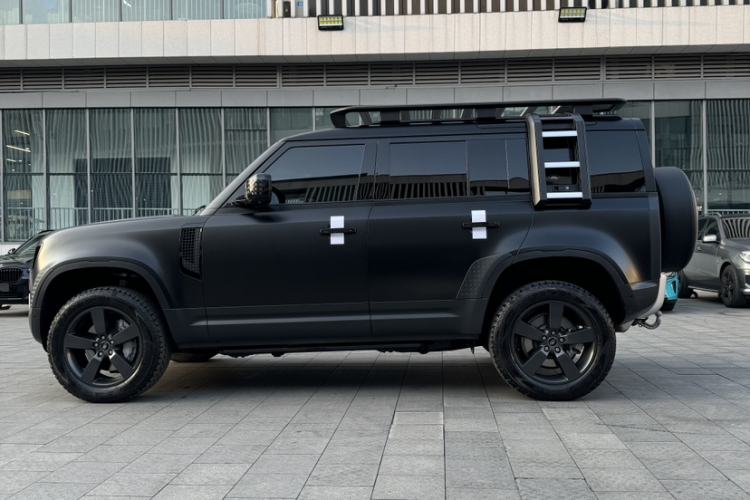 Used Land Rover Defender 2022 110 P400 Dark Edition