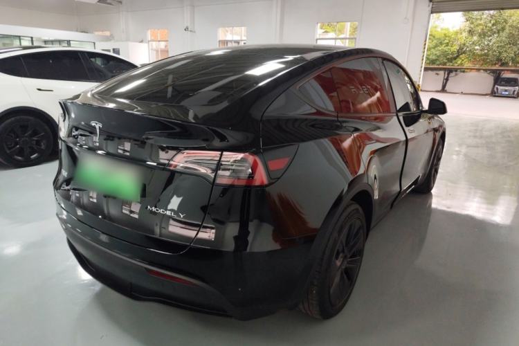 Used Tesla Model Y 2024 Long-Range All-Wheel-Drive Version
