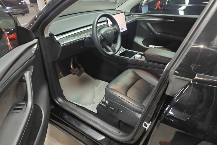 Used Tesla Model Y 2022 Rear-Wheel-Drive Version
