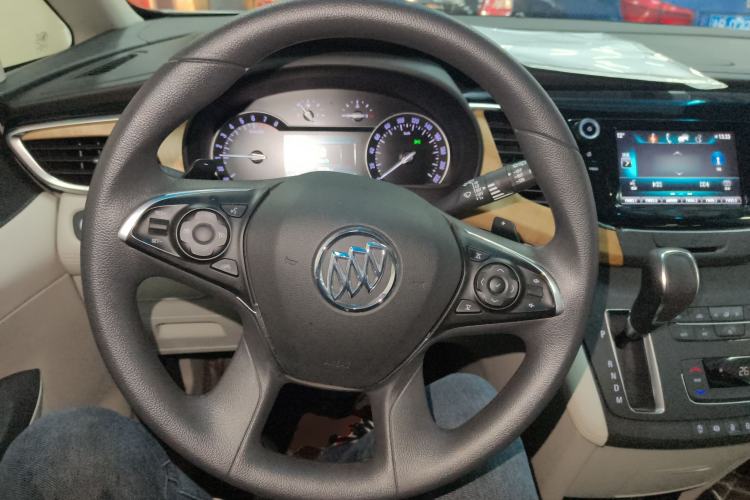 Used Buick GL8 2017 ES 28T Comfort Model China V Standard
