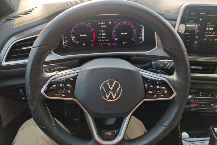 Used Volkswagen T-ROC 2023 300TSI DSG Two-Wheel Drive Starlight Edition
