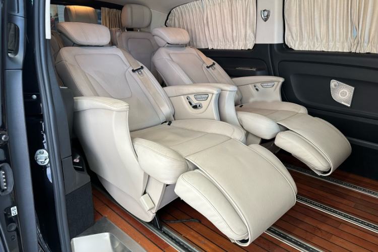 Used Mercedes-Benz Vito 2018 2.0T Elite Version 7 Seats China VI Emission Standard
