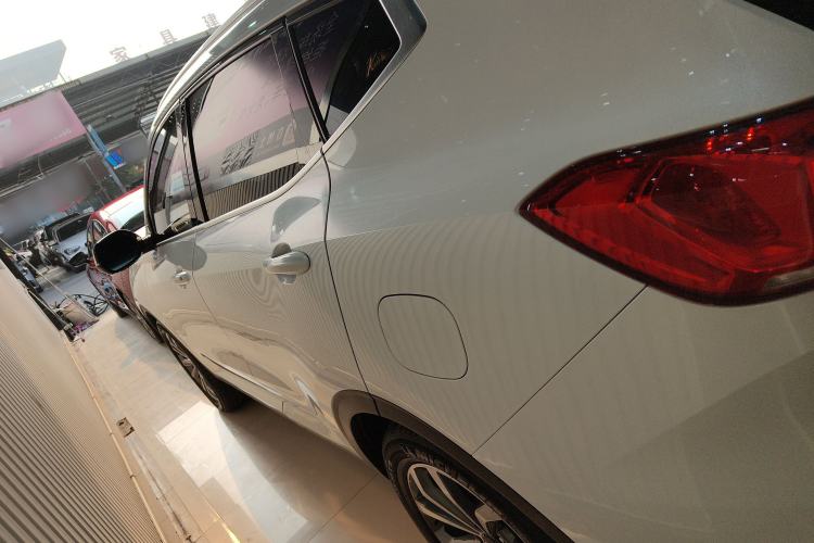 Used Wey VV6 2019 2.0T Two-Wheel-Drive Ultra-Luxury Version China VI Standard
