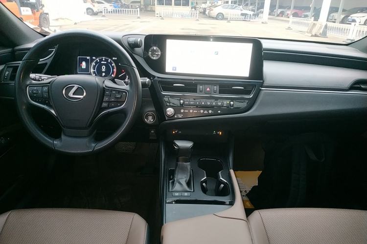 Used Lexus ES 2022 200 Excellence Edition
