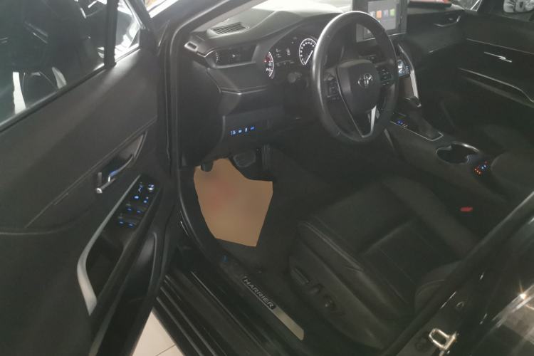 Used Toyota Harrier 2022 2.0L CVT Two-Wheel Drive Luxury Edition