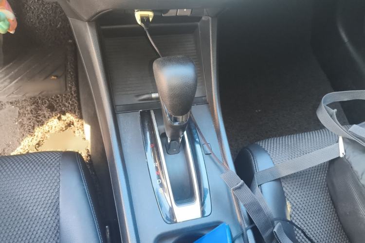 Used Honda Jade 2013 1.8L automatic Comfort version 5 seats