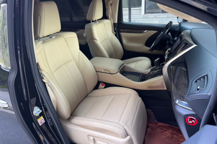 Used Toyota Alphard 2018 Revised Version 3.5L Premium Edition
